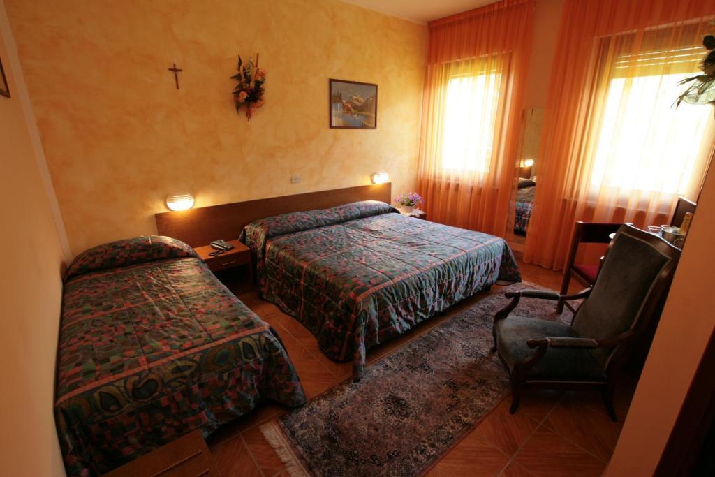 Hotel Sarre Стая снимка