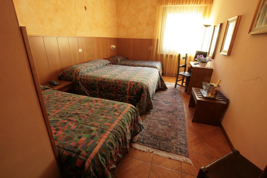 Hotel Sarre Стая снимка