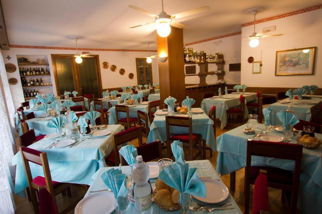 Hotel Sarre Екстериор снимка